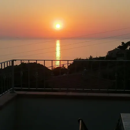 Tatil Evi L' Elicriso